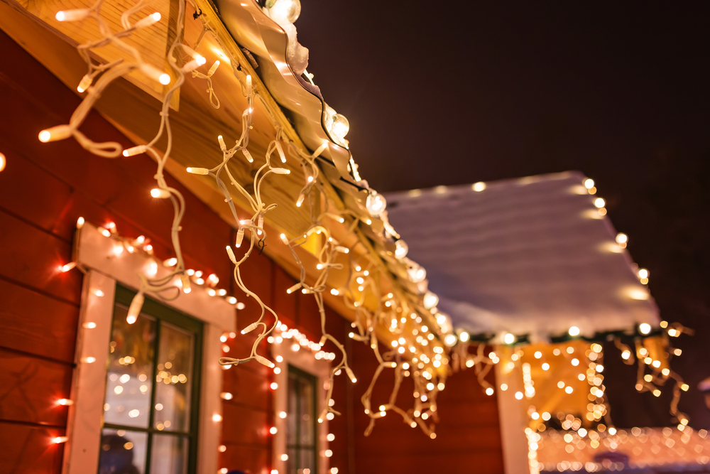 Top Tips on How to Store Christmas Lights and Other Décor